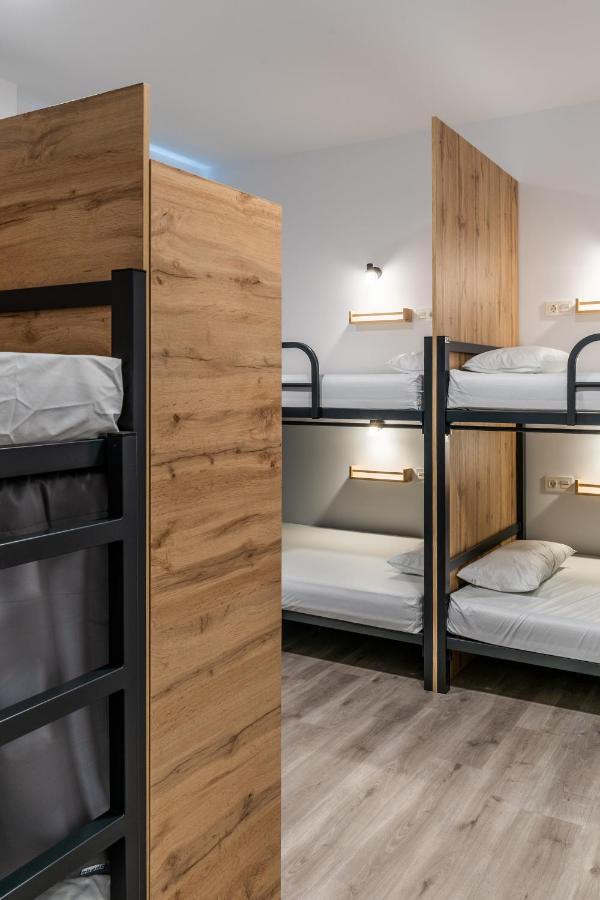 Four Rooms Hostel Lugo Εξωτερικό φωτογραφία