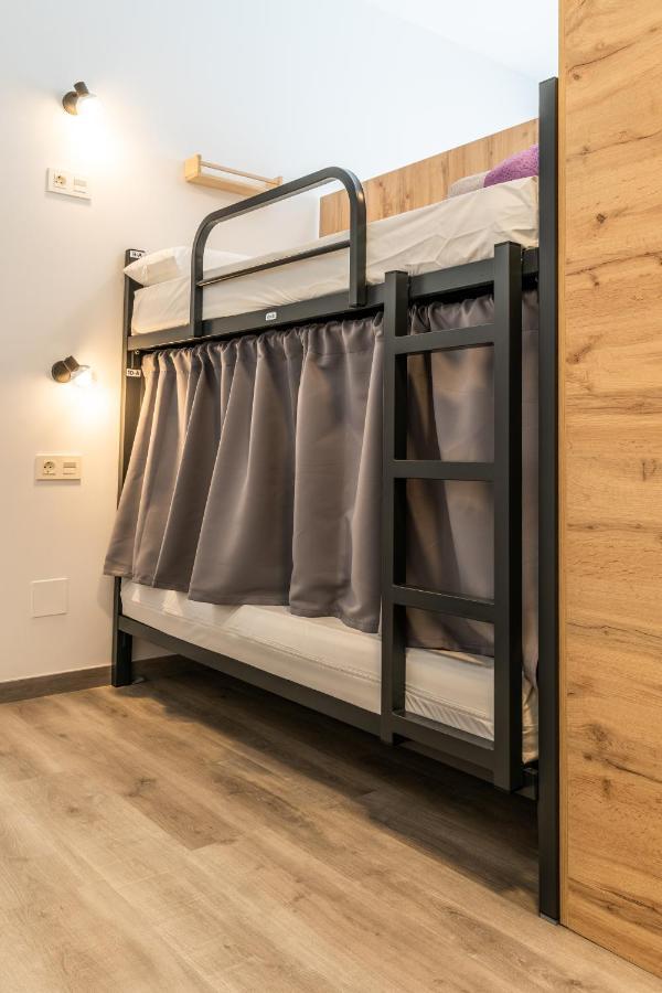 Four Rooms Hostel Lugo Εξωτερικό φωτογραφία