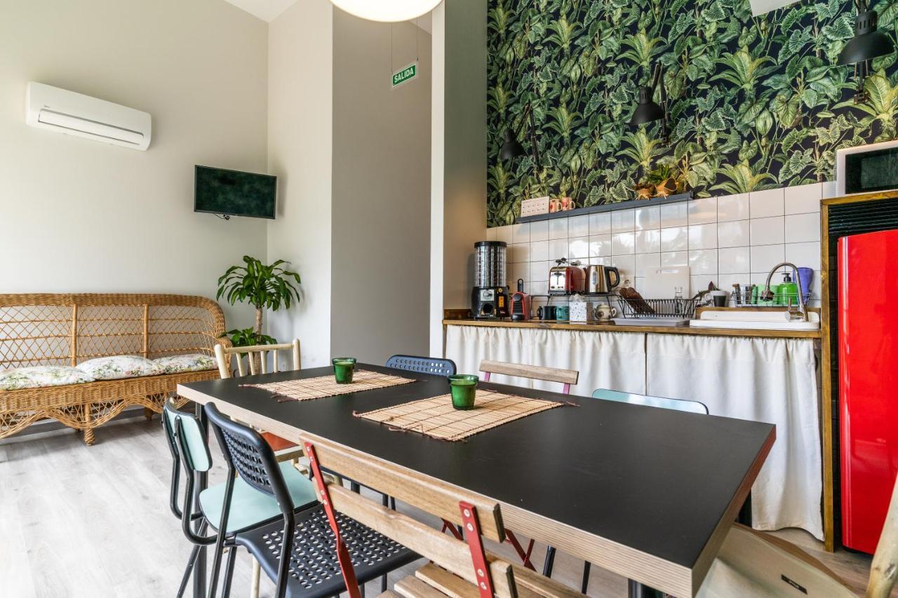 Four Rooms Hostel Lugo Εξωτερικό φωτογραφία