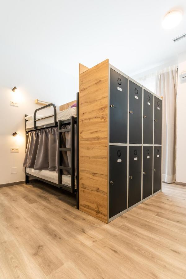 Four Rooms Hostel Lugo Εξωτερικό φωτογραφία