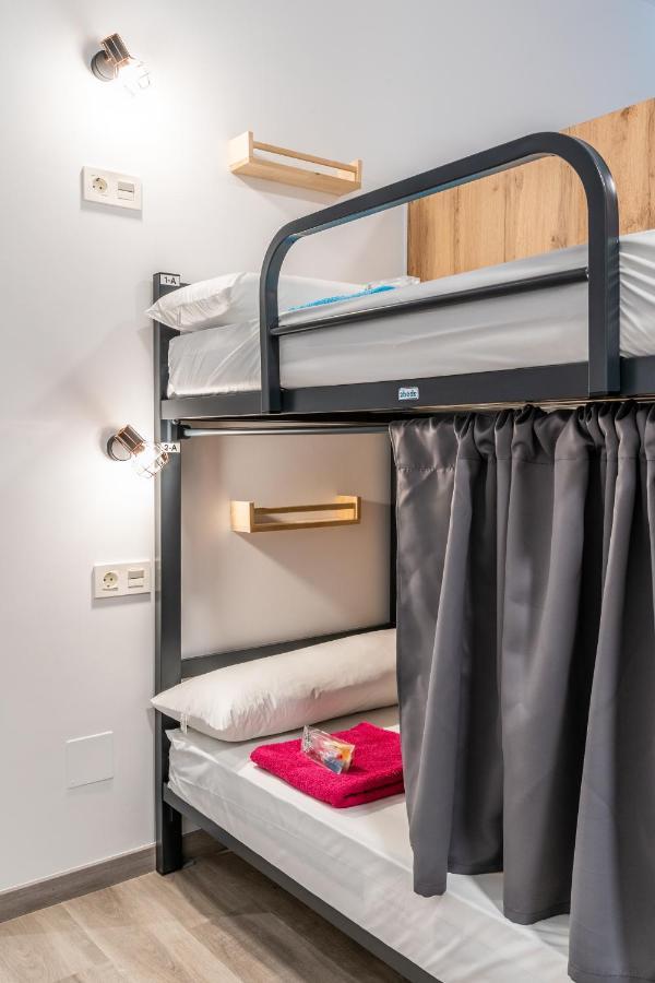 Four Rooms Hostel Lugo Εξωτερικό φωτογραφία